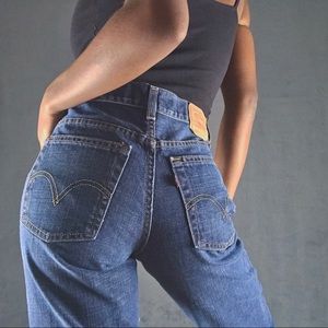 ‼️3 for $15‼️ Levi’s 550 high waisted jeans